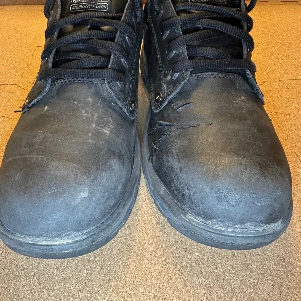 Skechers Relaxed Fit Memory Foam Black Leather‎ Work Shoes Mens 9.5 SN 64260